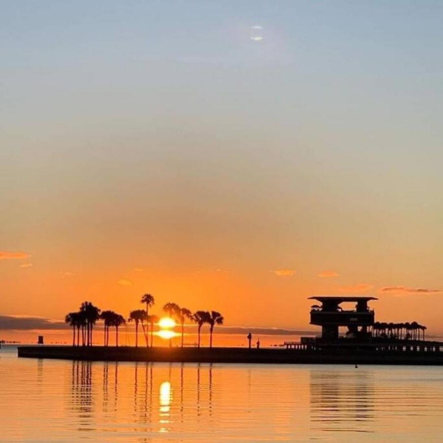 Casa vacanze Sunshine-shopping-dining In The Heart Of Downtown *